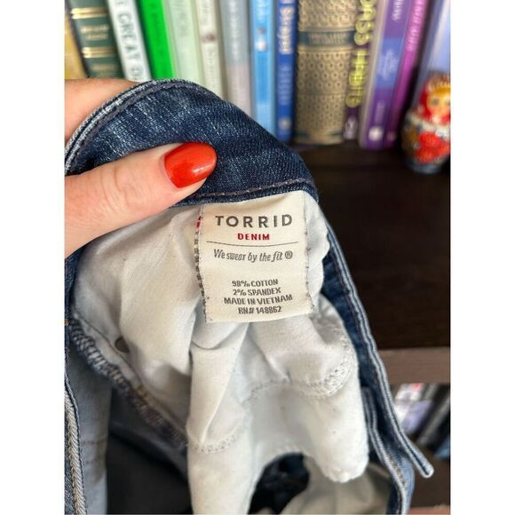 Torrid Denim Medium Wash Straight Leg Jeans Plus Size 20R - Picture 5 of 6